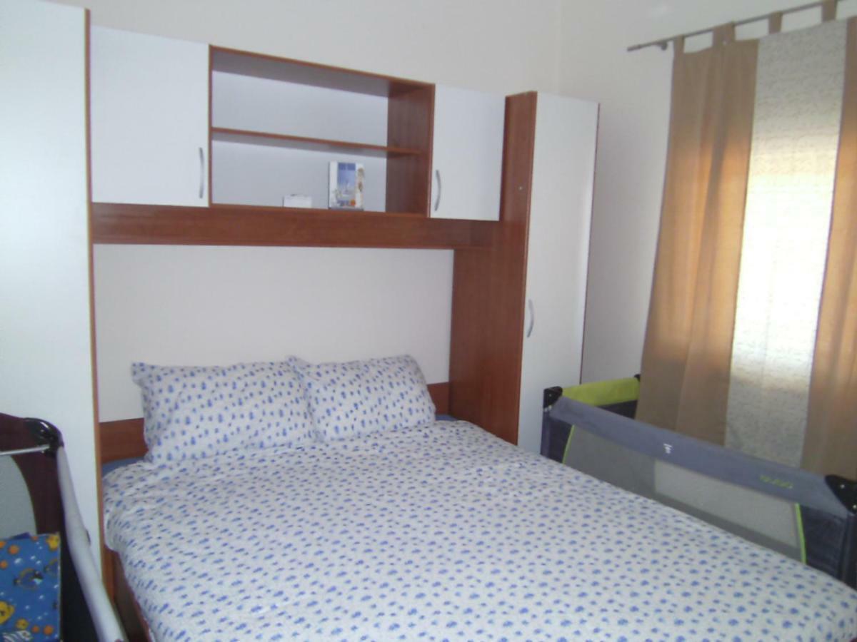 Apartments Vir Delfin Bagian luar foto