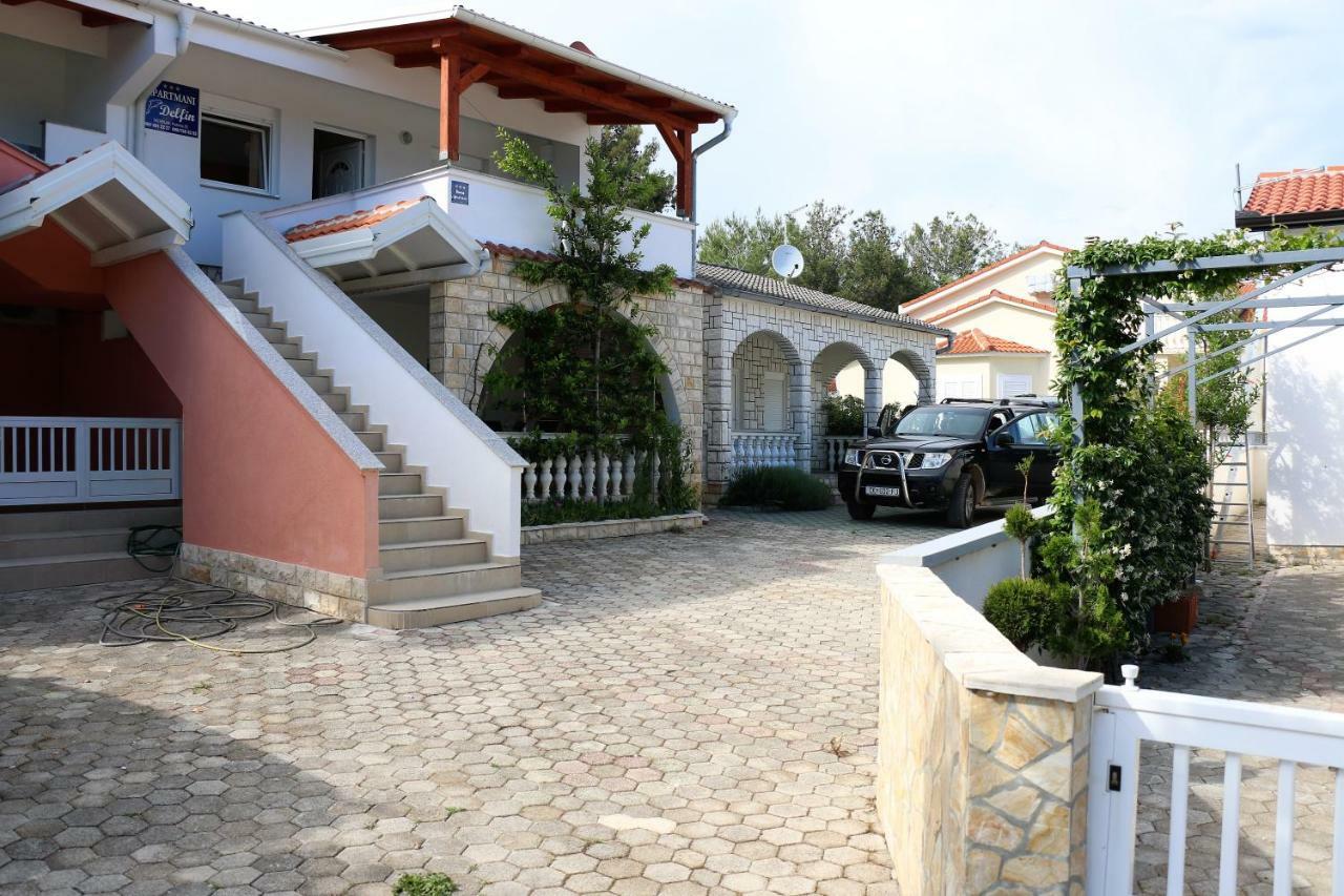 Apartments Vir Delfin Bagian luar foto