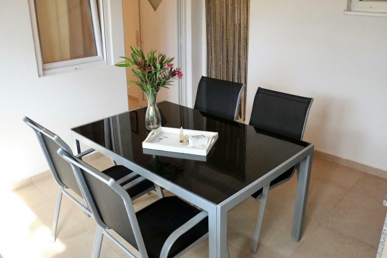 Apartments Vir Delfin Bagian luar foto