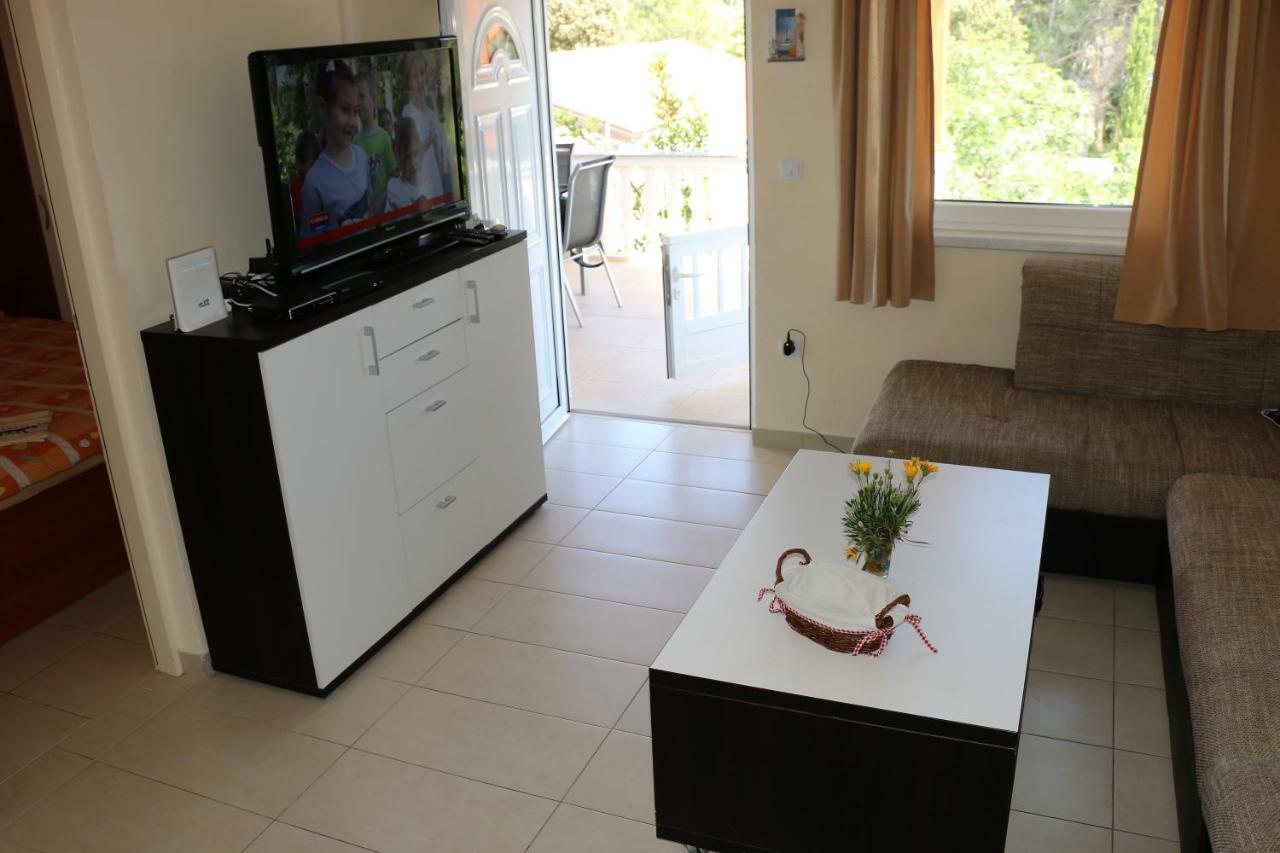 Apartments Vir Delfin Bagian luar foto
