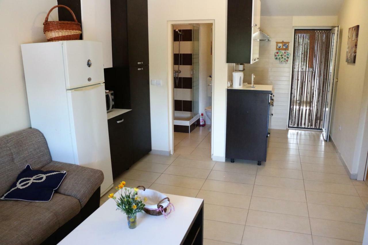 Apartments Vir Delfin Bagian luar foto